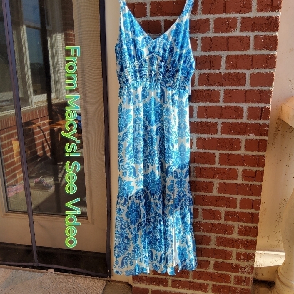 🩷💚💙  Step Into Spring! New! Gorgeous Blue and White Spring Dress